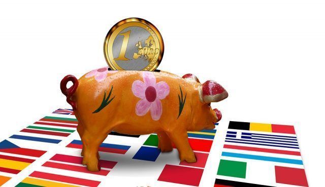 Cuando una persona es autónoma, emprendedor o simplemente que le guste la economía  debe de saber todo acerca de el activo y el pasivo en temas relacionados con la contabilidad. No hace falta saber todo en profundidad. Con que se sepa lo principal ya habrás ganado mucho con relación a este tema. Si tienes un negocio te ayudará mucho con las labores económicas del mismo. Cuando no se tiene un asesor que te lleve la contabilidad,si sabes sobre esto saldrás airoso.