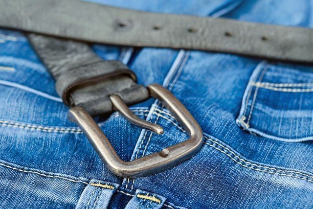 Puedes trabajar como modelo en H&M ¿para qué necesita modelos esta empresa? Tienen publicidad que se ve en televisión y catálogos en todas sus tiendas. Sácate un book que sea profesional para poder enseñarlo en la empresa. Si quieres puedes apuntarte en una agencia de modelos. Trabajar de modelo es muy difícil, pero ¿por qué no intentarlo? Te puede interesar como trabajar como modelo.