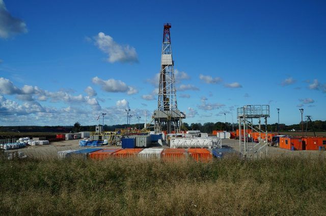 ¿Qué planta petrolera puedo elegir? La mayoría de estas plataformas petrolíferas están en el extranjero. Tendrás que preguntar bien en que país está la plataforma para poder tener un visado de trabajo.