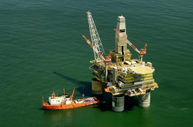 ¿Qué planta petrolera puedo elegir? La mayoría de estas plataformas petrolíferas están en el extranjero. Tendrás que preguntar bien en que país está la plataforma para poder tener un visado de trabajo.