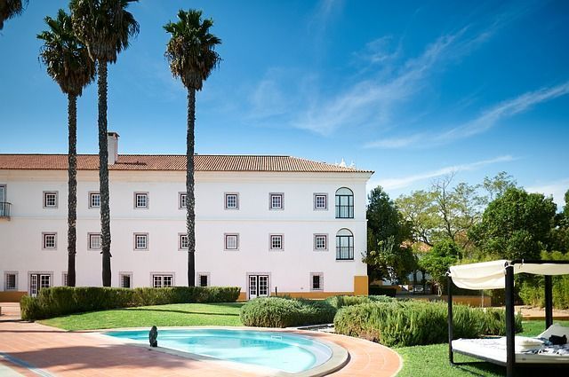Cómo hacer inversión hotelera en España