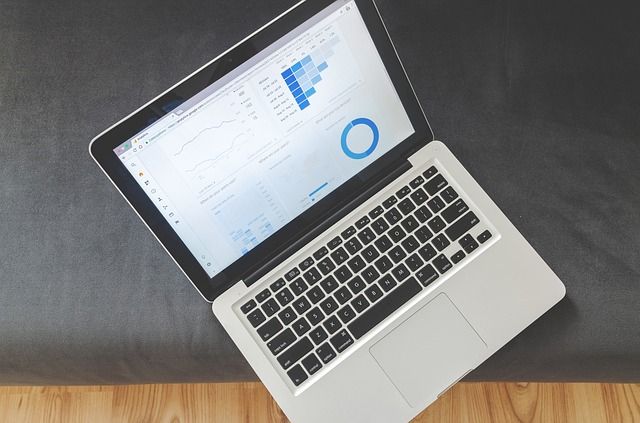 erramientas de marketing digital: Semrush y Keyword Tool IO