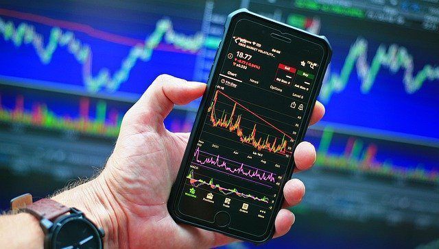 tendencia bajista con alta volatilidad