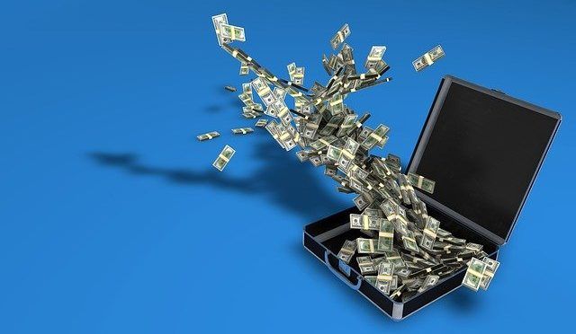 sacar dinero de un país