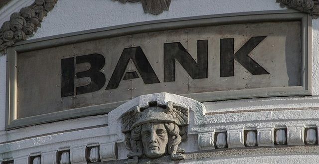 Cómo utilizan los bancos la reserva fraccionaria para realizar préstamos
